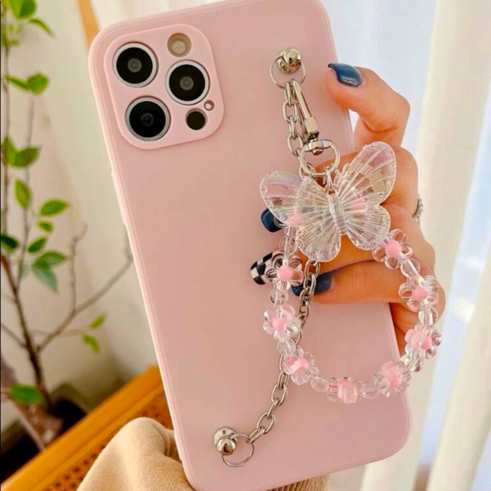 iPhone 7/8/SE2 case with chain hand strap